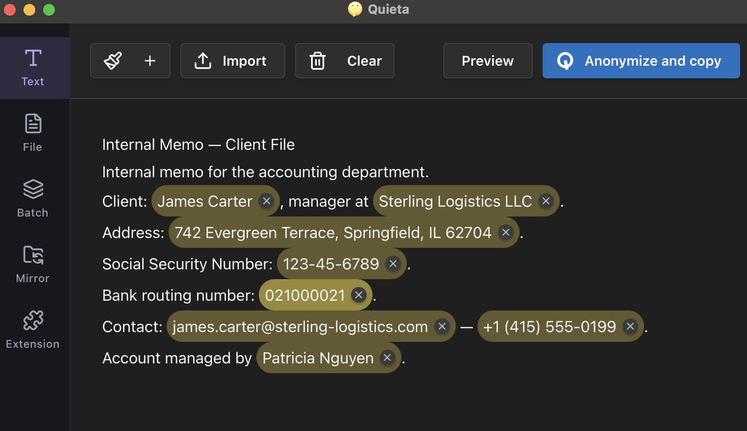 L’app Quieta surligne les données sensibles d'un mémo client (nom, adresse, numéro de sécurité sociale, RIB, e-mail, téléphone) avant de les masquer.